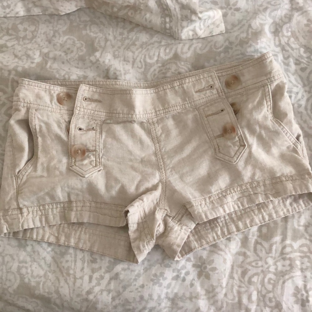 Express khaki shorts size 6